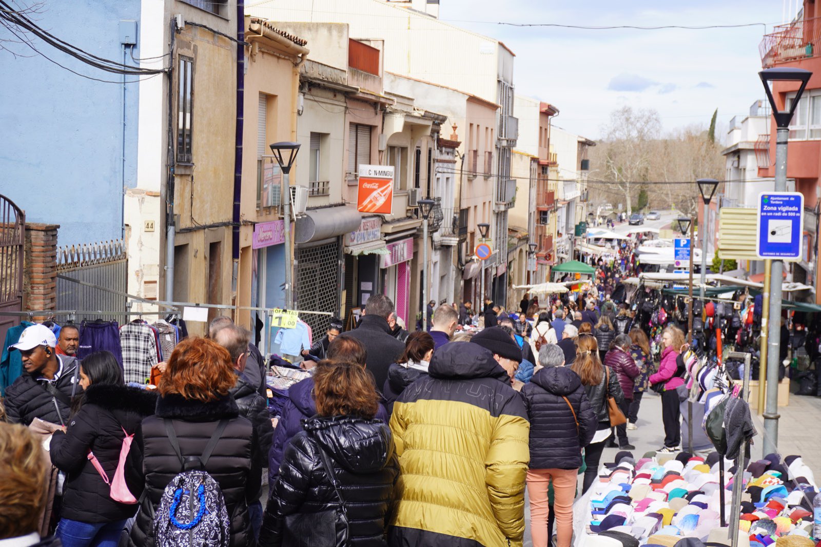 A partir d'aquest diumenge els aparcaments del mercat ja seran gratuïts